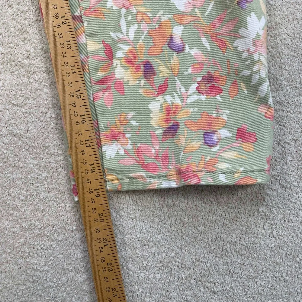 Gloria Vanderbilt Amanda 16W Capri Pants Green Floral Stretch Crop Jeans Womens - Picture 9 of 10